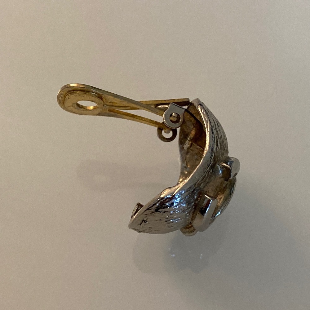 Chanel Single Earring Vintage Clip On - Picture 5 of 9